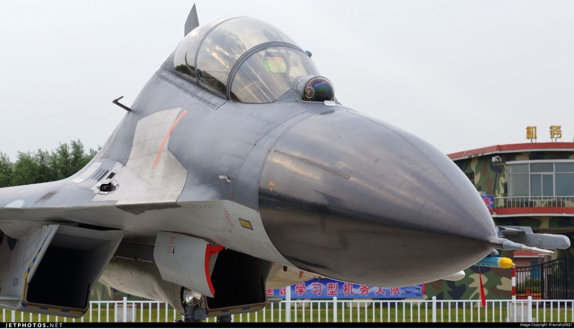 Từ J-11, Trung Quốc phát triển sâu và mở rộng thêm "chi nhánh mới" và tự tạo ra cho mình “gia đình” con ngay bên cạnh “gia đình huyền thoại Su-27” mà Moscow chẳng có thể làm được gì ngoài việc “ngậm bồ hòn làm ngọt” vì lỡ tay “trao trứng cho ác”. Nguồn ảnh: Jetphotos
