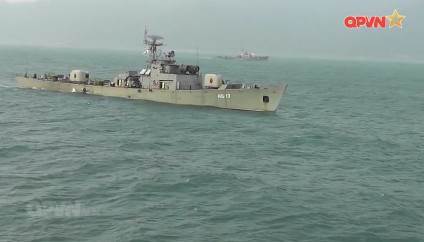 Thật may mắn, khác với các máy bay săn ngầm Be-12 và Ka-25, tàu hộ vệ săn ngầm Petya tới nay vẫn tiếp tục phục vụ trong Hải quân Nhân dân Việt Nam dù đã hơn 60 tuổi. Với truyền thống “giữ tốt dùng bền”, các tàu vẫn đảm bảo khả năng sẵn sàng chiến đấu trong mọi tình huống, hiện cả 5 chiếc được biên chế trong Lữ đoàn 171 (Vùng 2 Hải quân). Nguồn ảnh: Kênh QPVN