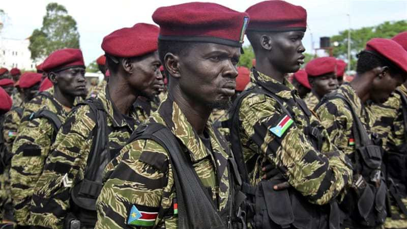 Lực lượng Vũ trang Sudan (hay gọi tắt là Quân đội Sudan) có quân số thường trực hơn 100.000 người, được tổ chức đầy đủ các quân chủng hải - lục - không quân và một lực lượng khác như kiểu dân quân tự vệ. Ngân sách quốc phòng hàng năm dành cho quân đội không được tiết lộ, nhưng được cho là nằm ở mức trung bình, nhớ đó Sudan mới có sức mạnh quân sự tương đối tốt. Nguồn ảnh: martinplaut