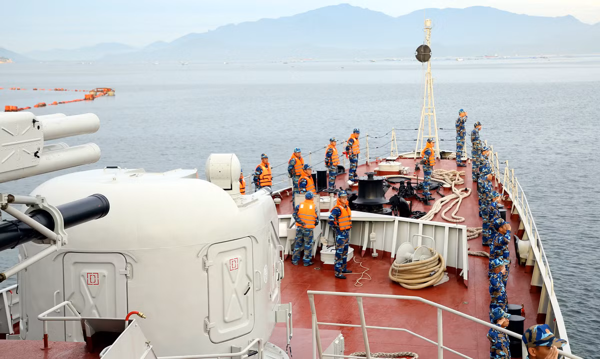 Thời gian hoạt động trên biển của tàu 016 Quang Trung theo thiết kế lên tới 20 ngày liên tục, phạm vi hoạt động đến 7.000km. Ảnh: Báo Hải Quân