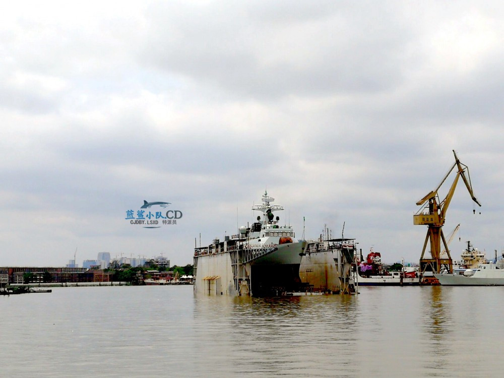 Có thể nói, tới thời điểm này không ai có thể nghi ngờ việc Trung Quốc là quốc gia có nền công nghiệp đóng tàu quân sự nhanh nhất hành tinh. Họ vượt xa những quốc gia có nền công ngiệp quân sự tiên tiến như Nga, trong khi với Mỹ từ lâu nước này không còn đóng tàu chiến nhỏ nên hơi khó so sánh. Nguồn ảnh: CJDBY