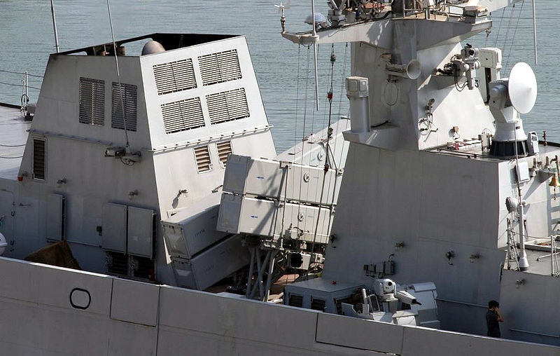 Con tàu được trang bị 4 tên lửa hành trình chống hạm YJ-83 có tầm bắn 180km. Nguồn ảnh: Sina