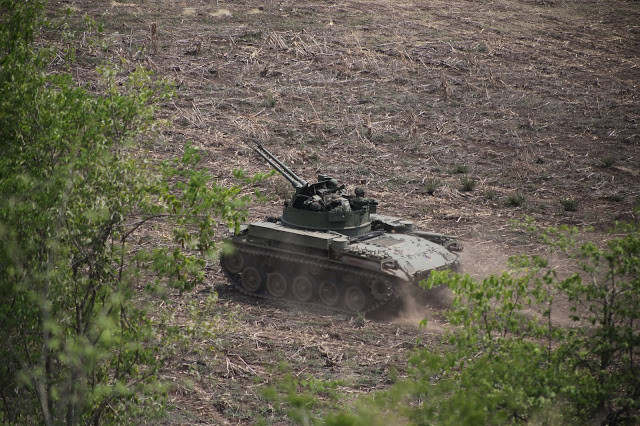 Pháo phòng không tự hành M42 Duster tham gia hộ tống đội hình thiết giáp. Nguồn ảnh: Thai-def