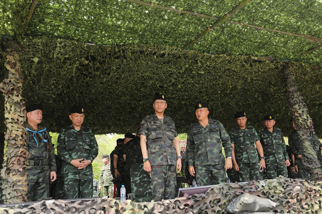 Tham mưu trưởng Quân đội Hoàng gia Thái Lan - tướng Teerawat Boonyawat có mặt và tham gia chỉ huy cuộc diễn tập thực binh. Nguồn ảnh: Thai-def