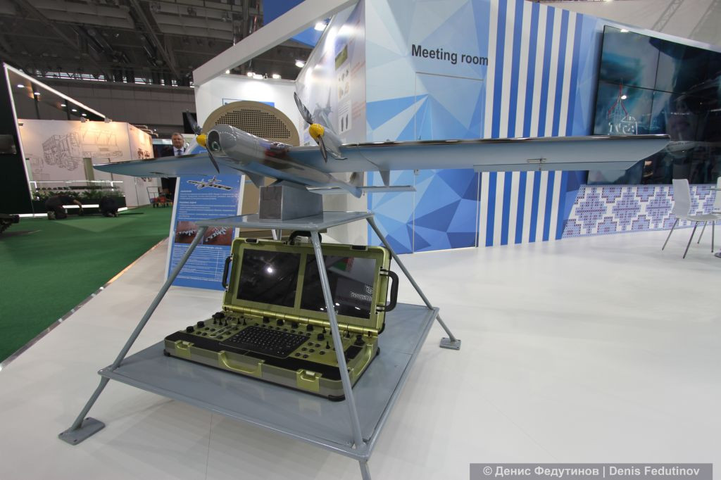 UAV trinh sát cỡ nhỏ Bekard-1 của nhà máy 558 có cự ly bay 15km, thời gian bay liên tục 80 phút. Nguồn ảnh: Denis Fedutinov