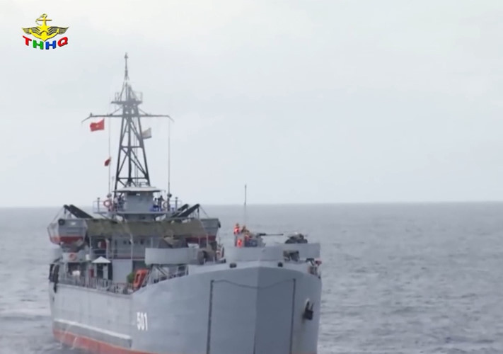 Lớn nhất trong số các tàu chiến Mỹ phục vụ cho Hải quân Nhân dân Việt Nam hiện nay là tàu đổ bộ tăng mang phiên hiệu 501. Hiện đây là chiếc tàu “bự nhất” thuộc biên chế Lữ đoàn vận tải biển 125. Nguồn ảnh: Truyền hình Hải quân