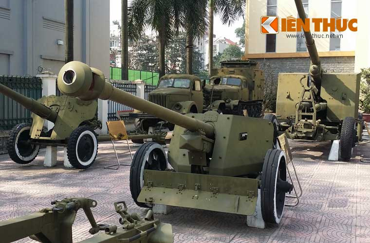 Trong ảnh là khẩu pháo chống tăng Pak 40 75mm do Đức sản xuất, được Đại đội Pháo binh dân quân xã Hải Thịnh, Hải Hậu, Nam Định sử dụng để tham gia chiến đấu với pháo binh chủ lực đánh trả tàu chiến Mỹ từ năm 1966 đến 1972.