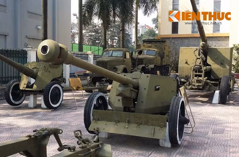 Trong ảnh là khẩu pháo chống tăng Pak 40 75mm do Đức sản xuất, được Đại đội Pháo binh dân quân xã Hải Thịnh, Hải Hậu, Nam Định sử dụng để tham gia chiến đấu với pháo binh chủ lực đánh trả tàu chiến Mỹ từ năm 1966 đến 1972.