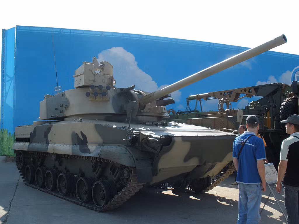 Khẩu pháo có tầm bắn 7,2-13km, tốc độ bắn 8-10 viên/phút. Nguồn ảnh: Wikipedia