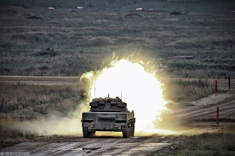 Đặc biệt, pháo có khả năng bắn tên lửa chống tăng Svir có tầm bắn khoảng 4km. Nguồn ảnh: Wikipedia