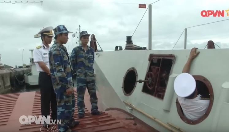 Đáng chú ý, trước sáng kiến này, Việt Nam đã có nhiều cải tiến nâng cấp khác cho tàu PCF và LCM-8. Ví dụ, hồi năm 2013, Lữ đoàn 127 (Vùng 5 Hải quân) đã cải tiến thành công hệ thống cửa đổ bộ trên tàu LCM-8. Nguồn ảnh: QPVN