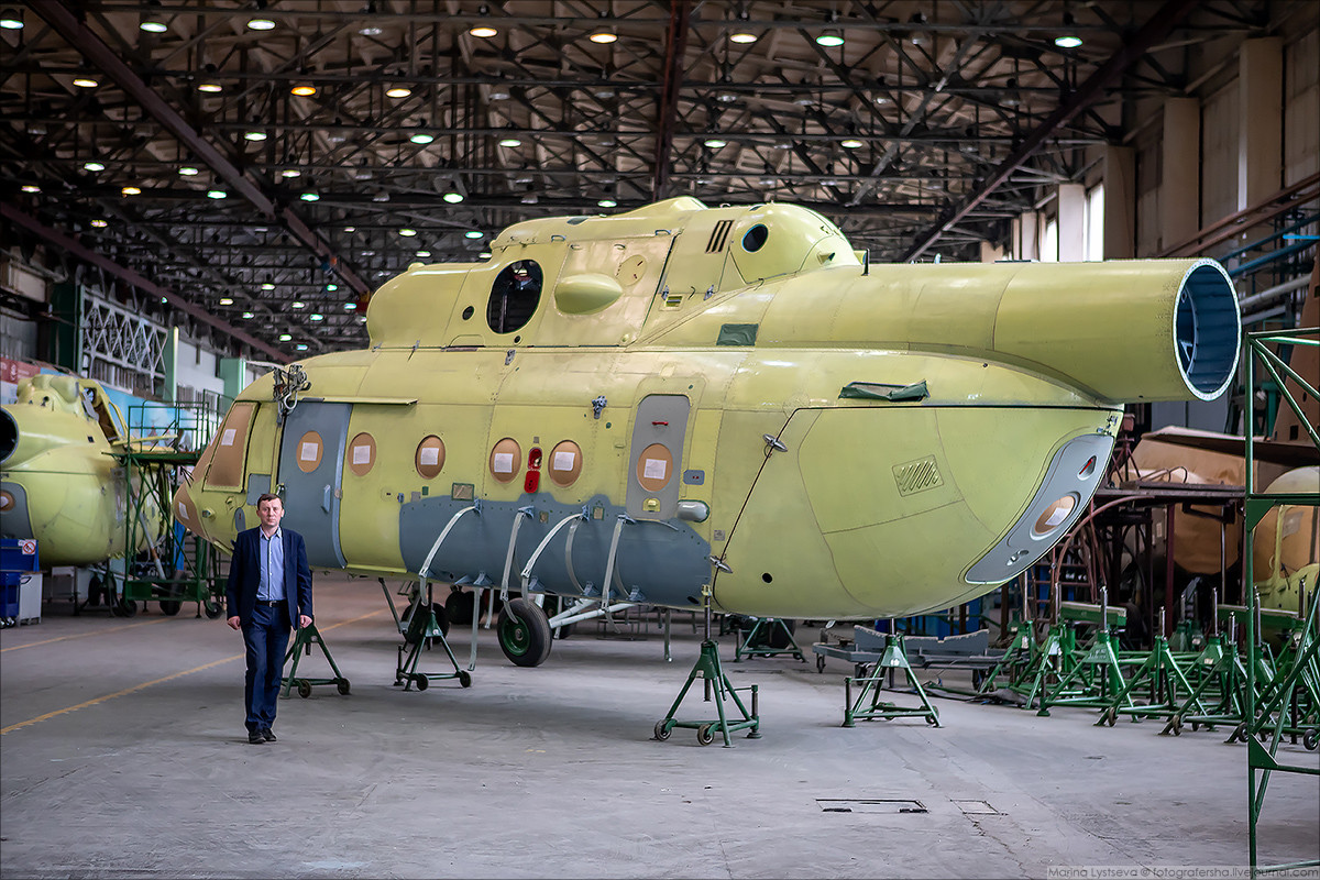 Một chiếc trực thăng họ Mi-8/17 đã dần thành hình. Nguồn ảnh: Marina Lystsev