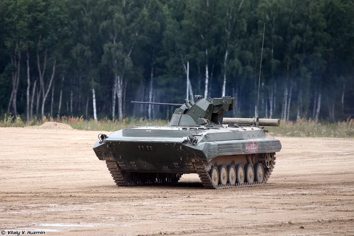 Gói nâng cấp BMP-1AM Basurmanin hiện đã được Quân đội Nga chấp thuận khi mà họ còn trong trang bị khoảng 500 chiếc BMP-1 từ thời Liên Xô. Ngoài ra, Nga cũng hướng tới việc nâng cấp một phần trong 7.000 chiếc đang phục vụ trên khắp thế giới, trong đó có Việt Nam. Nguồn ảnh: Vitaly-Kuzmin