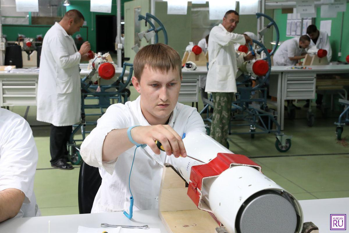 R-74 là phiên bản cải tiến dựa trên dòng tên lửa không đối không R-73 lừng danh của Liên Xô (cũ). Nó dự kiến sẽ được trang bị cho các máy bay tiêm kích thế hệ mới như Su-35S hay Su-57. Nguồn ảnh: Kurgan RU