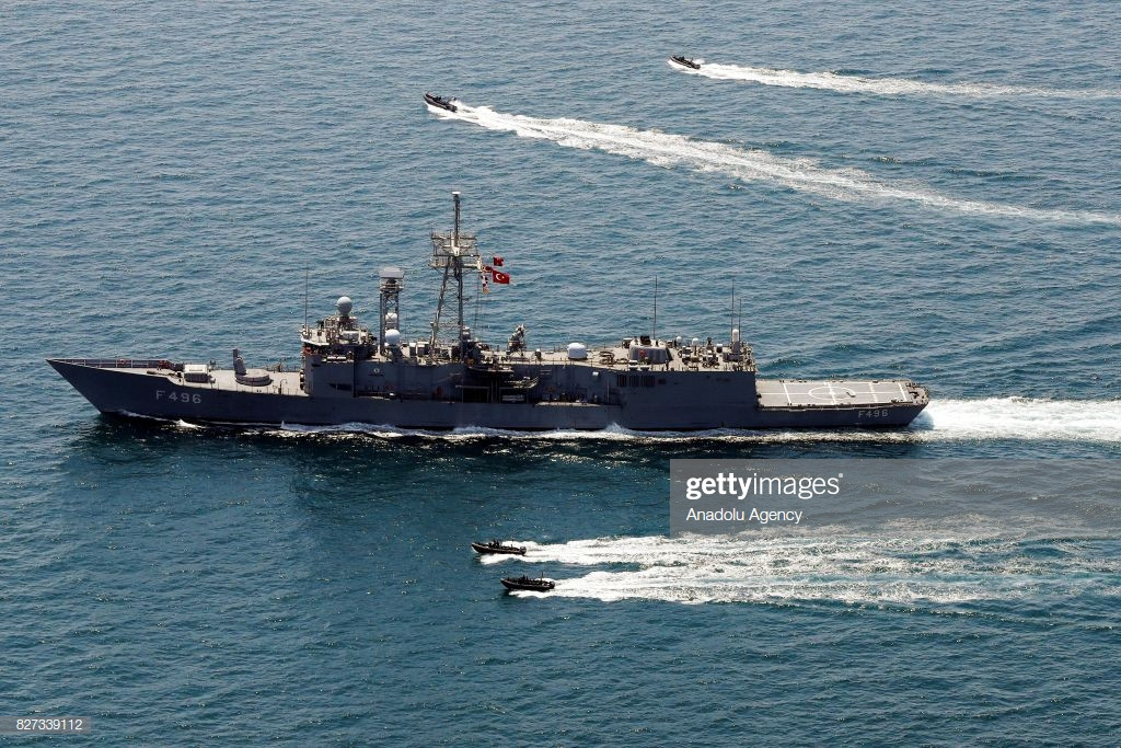 Chiếc TCG Gokova (F496) của Thổ Nhĩ Kỳ cũng là một chiếc tàu lớp Oliver Hazard Perry của Hải quân Mỹ, được bán lại cho Thổ nă 2002. Cấu hình trang bị của nó cũng giống hệt chiếc của Ba Lan. Nguồn ảnh: Getty Image