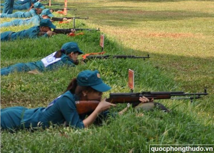 CKC là cách gọi của Việt Nam dành cho khẩu súng trường huyền thoại Liên Xô SKS (viết tắt của "Самозарядный карабин системы Симонова" trong tiếng Nga, nghĩa là Súng trường nạp đạn tự động cơ cấu Simonov) bắn đạn cỡ 7,62x39 mm (chung cỡ đạn với súng trường AK-47 và trung liên RPD). Ảnh: Quocphongthudo