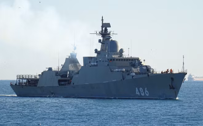 Như vậy, sau 4 chiếc 011 Đinh Tiên Hoàng, 012 Lý Thái Tổ, 015 Trần Hưng Đạo, 016 Quang Trung, Hải quân Nhân dân Việt Nam tiếp tục để mặt tàu hộ vệ Gepard 3.9 Đề án 11661E. Tuy vậy, hiện chưa rõ liệu chúng ta có đặt bút ký hợp đồng mua cặp thứ 3 hay không. Nguồn ảnh: QĐND