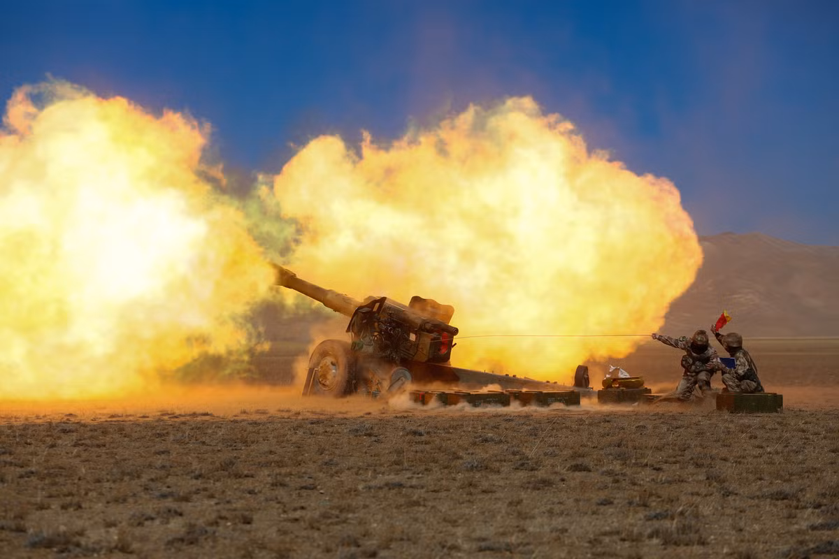 Type 66 trang bị khẩu pháo 152mm L26 (nòng dài gấp 26 lần cỡ nòng) có thể đạt tầm bắn 17,4km với đạn nổ phá mảnh hoặc 22km với đạn có động cơ rocket.