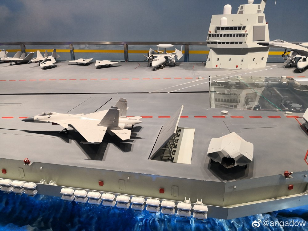 Type 003 vẫn sẽ dùng J-15 - tiêm kích hạm chủ lực của Hải quân Trung Quốc hiện tại. Nguồn ảnh: Dambiev