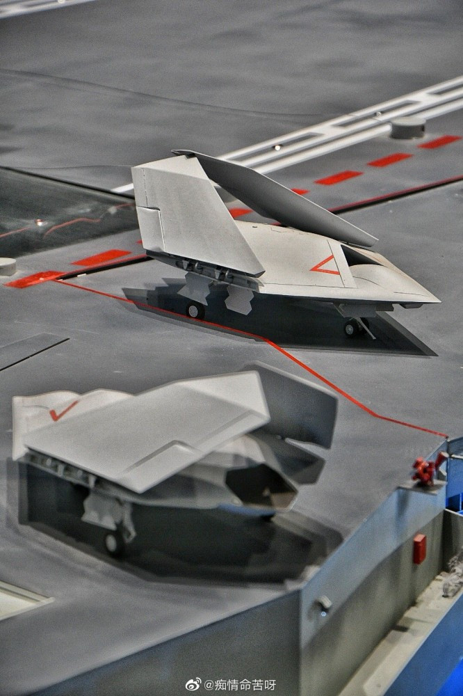 Nó có thể chở tới 110 máy bay các loại và gồm cả UAV tàng hình. Nguồn ảnh: Dambiev