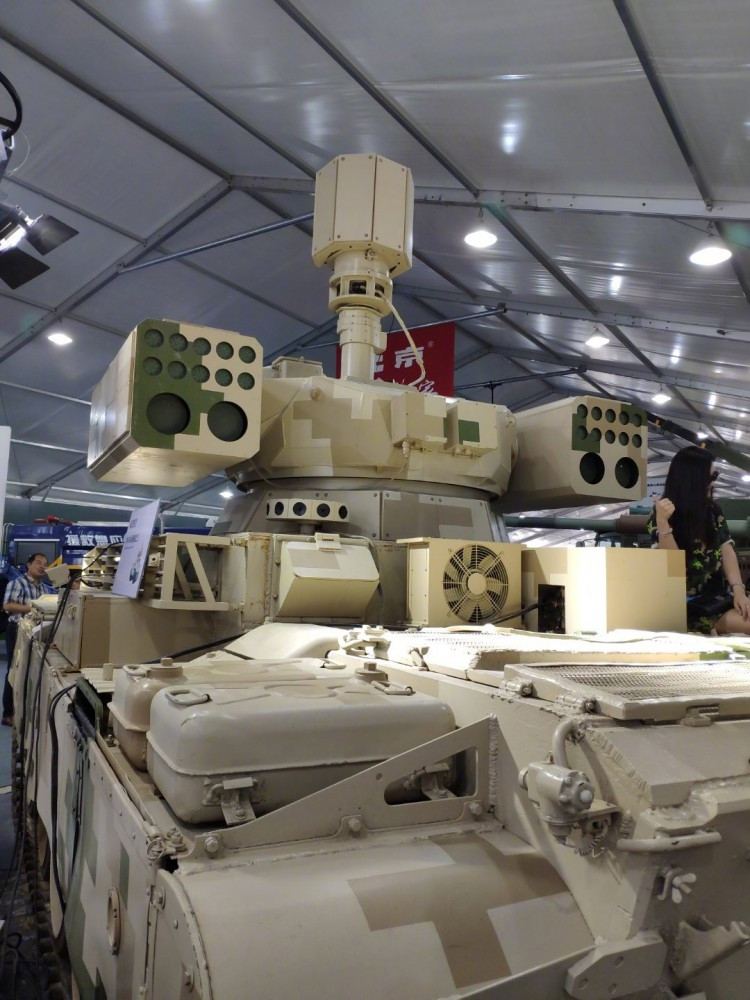 Tháp pháo trang bị pháo tự động 30mm và hai bên có tên lửa chống tăng. Nguồn ảnh: Bmpd