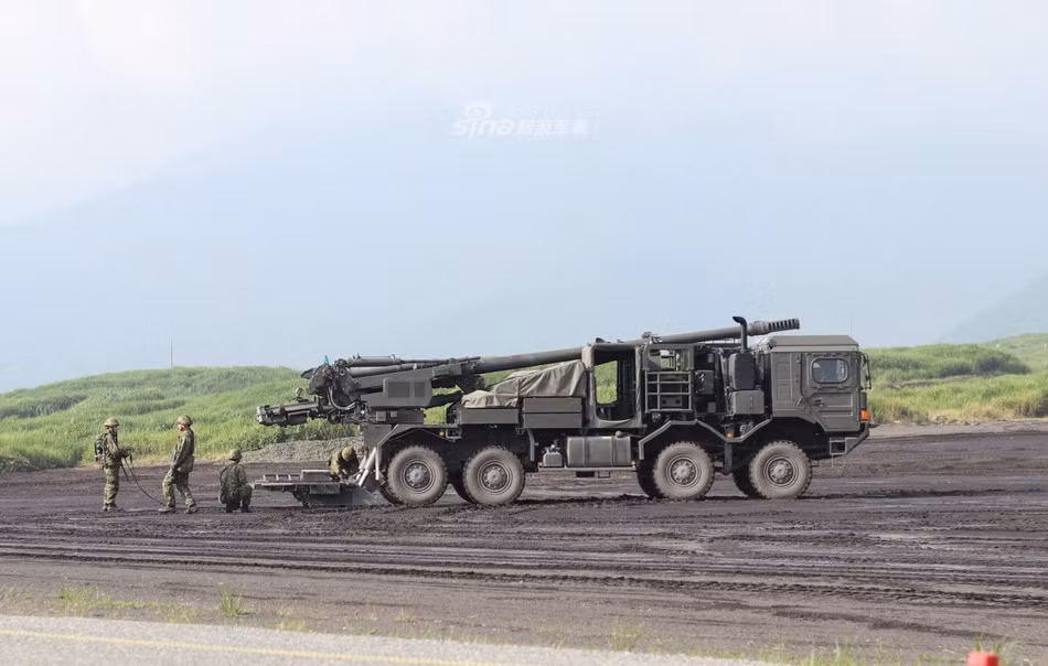 Type 19 được xem là khẩu pháo tự hành bánh lốp đầu tiên của pháo binh Nhật Bản. Trước đó, họ chỉ có hai dòng pháo tự hành bánh xích Type 99 155mm và M110 203mm. Ảnh: Sina