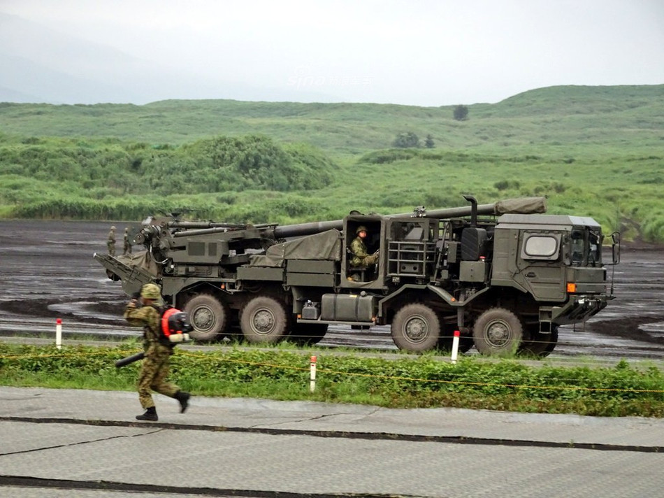 Ước tính tầm bắn của pháo 155mm Type 19 lên tới 30km với đạn nổ phá mảnh, 38km với đạn có động cơ rocket tăng tầm. Ảnh: Sina