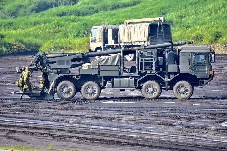 Type 19 được thiết kế trên khung gầm xe vận tải off-roard hạng nặng MAN 8x8 bánh của Đức thay vì các dòng xe tải của Nhật. Ảnh: Sina