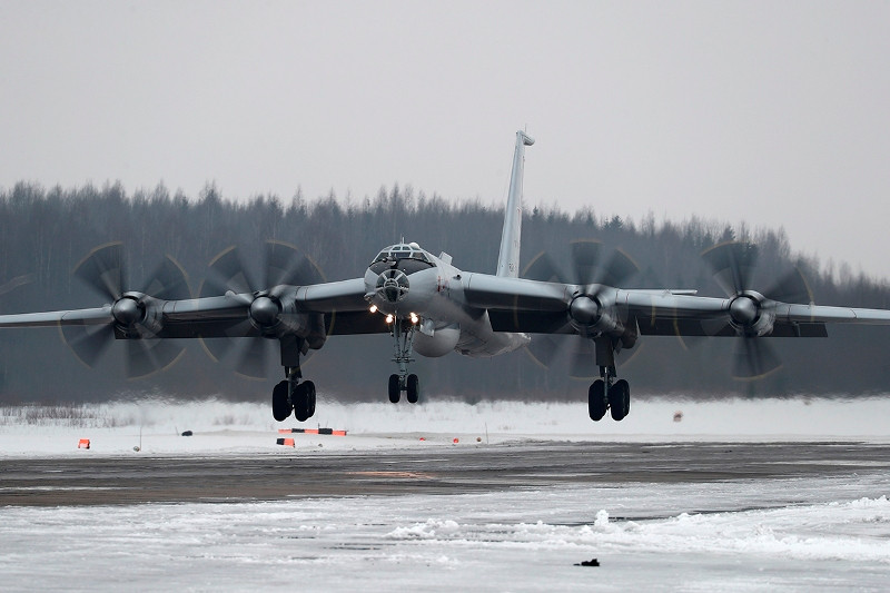 Máy bay đạt tầm bay tối đa tới 13.000km, bán kính tác chiến hơn 6.000km, trần bay 12.000m, tốc độ tối đa 925km/h, tốc độ trung bình 711km/h. Nguồn ảnh: Arms-Expo