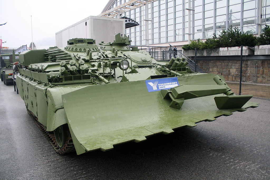 Trong trường hợp với Serbia, sau một thời gian nghiên cứu họ quyết định trên cơ sở khung gầm xe tăng T-55 dù đã gần 50 tuổi, họ tạo ra phiên bản vũ khí mới cho quân đội nước này. Nguồn ảnh: Wikipedia