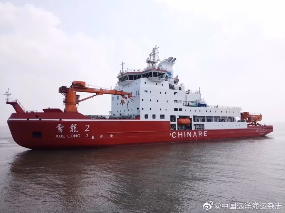 Tàu phá băng đầu tiên do Trung Quốc tự đóng mang tên Seyulun-2 (rồng trắng) đã đến Thượng Hải để chuẩn bị cho chuyến thám hiểm vùng cực bắc thứ 36 dự kiến tiến hành vào nửa cuối năm 2019. Nguồn ảnh: Dambiev