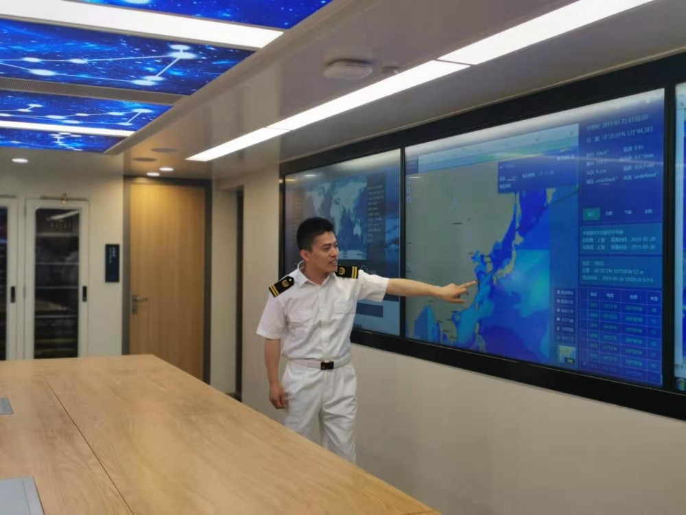 Phòng họp hay phòng điều hành hoạt động con tàu. Nguồn ảnh: Dambiev