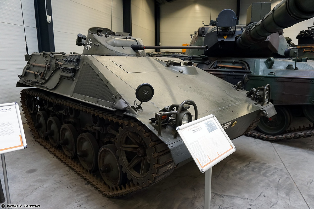 Mặc dù có một vai trò rõ ràng, tuy vậy vẫn thật khó hiểu khi người Đức “ưu ái” chế tạo tới hơn 2.300 chiếc SPz 11-2 bởi thông số kỹ thuật số không có gì quá đặc biệt. Trong ảnh, chiếc SPz 11-2 nghỉ hưu tại bảo tàng tăng Đức ngày nay. Nguồn ảnh: Vitaly Kuzmin