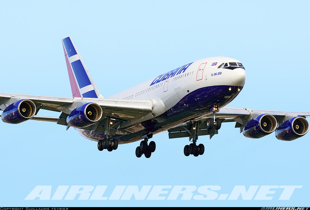 Người ta cho rằng, với kích thước như vậy, Il-96-500T sẽ có khả năng chở bộ phận tên lửa vũ trụ Angara tới sân bay Vostochny. Ngoài ra, với phần thân mở rộng, Il-96-500T được đề xuất có cửa mở ở đầu để tải hàng hóa. Nguồn ảnh: Airliners.net