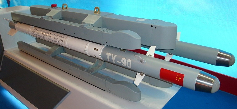 TY-90 là loại tên lửa không đối không tầm ngắn được phát triển cho các loại trực thăng của Trung Quốc dùng với nhiệm vụ tiêu diệt trực thăng địch, máy bay, thậm chí cả tên lửa hành trình nếu có thể phát hiện, bắt bám. Nguồn ảnh: Thai Military