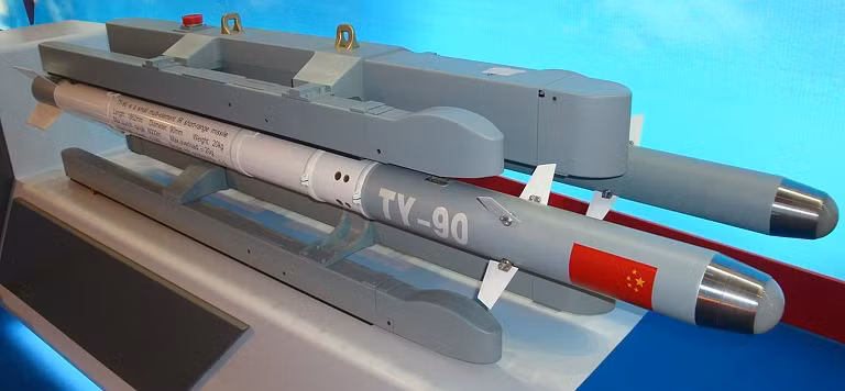TY-90 là loại tên lửa không đối không tầm ngắn được phát triển cho các loại trực thăng của Trung Quốc dùng với nhiệm vụ tiêu diệt trực thăng địch, máy bay, thậm chí cả tên lửa hành trình nếu có thể phát hiện, bắt bám. Nguồn ảnh: Thai Military