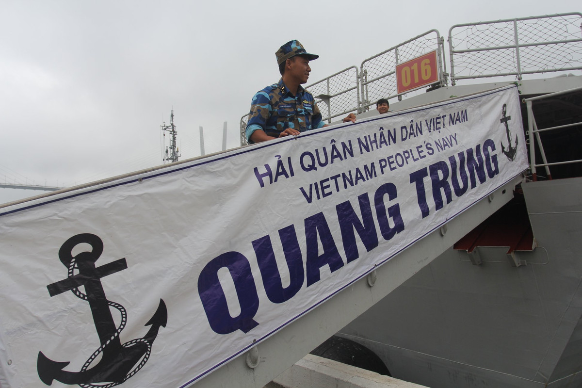 Nụ cười người chiến sĩ tàu hộ vệ 016 Quang Trung sau chuyến hải trình dài tới thành phố Vladivostok. Nguồn ảnh: Bộ Quốc phòng Nga