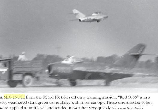 Hình ảnh cực hiếm chuyến bay MiG-15UTI "Đỏ 3033" cất cánh làm nhiệm vụ huấn luyện phi công từ căn cứ Trung đoàn 923. Trong thời gian dài (có thể hết cuộc kháng chiến chống Mỹ), chưa có ghi nhận nào cho thấy MiG-15UTI từng tham gia chiến đấu ở Việt Nam. Nguồn ảnh: Thông tấn xã VN
