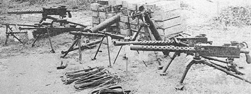 Trong ảnh là loạt vũ khí mà Mỹ thu giữ được của quân giải phóng ở miền Nam Việt Nam những năm 1960, trong đó nổi bật lên sự xuất hiện của súng máy hạng nhẹ Bren (Anh) và khẩu M1919 Browning của Mỹ. Chúng đều là những khẩu súng máy nổi tiếng hai quốc gia này trong CTTG 2. Nguồn ảnh: WW2