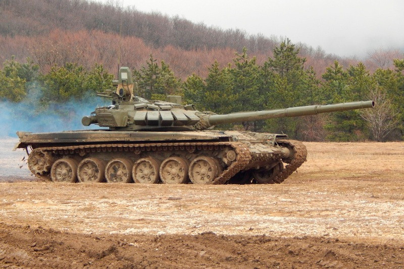 Xe tăng T-72B3 sẽ là “mũi đột kích” cực kỳ hiệu quả xuyên thủng hệ thống phòng thủ bờ biển của đối phương. Nguồn ảnh: Arms-Expo