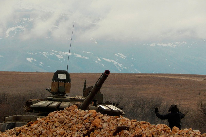 Có vẻ như các xe tăng T-72B3 mới được trang bị gần đây cho lữ đoàn. Nguồn ảnh: Arms-Expo