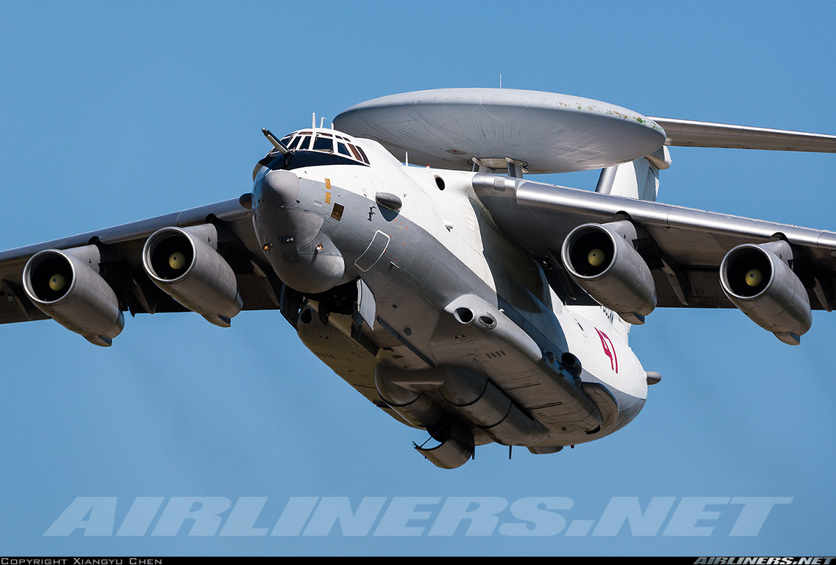 Hiện A-100 đang được thử nghiệm tại trung tâm thử nghiệm bay Chkalov ở Akhtubinsk. Moscow hiện đã hiện đại hóa khoảng 20 chiếc A-50 lên chuẩn A-50U trong khi chờ A-100 và có thể là cả Tu-214 AWACS. Nguồn ảnh: Airliners.net