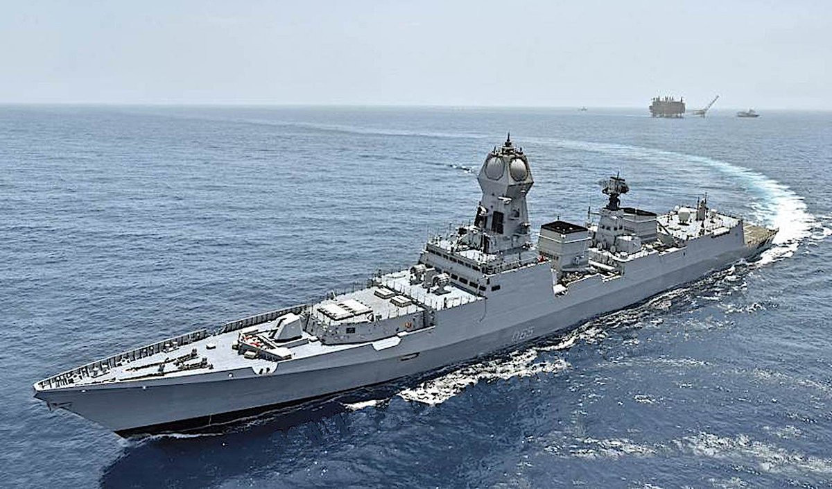 Tàu được trang bị hệ thống cảm biến tiên tiến của Israel và Pháp cũng như một phần của Ấn Độ. Điển hình là đài radar mạng pha EL/M-2248 MF-STAR có tầm trinh sát phát hiện máy bay ở cự ly 250km, tên lửa hành trình đến 25km, tàu hộ vệ nhỏ tới 250km và tàu hộ vệ lớn đến 450km. Hiệu suất của đài EL/M-2248 được đánh giá tương đương với radar AN/SPY-1 của hệ thống AEGIS. Nguồn ảnh: Thread Reader