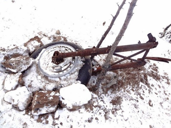 Càng bánh máy bay được tìm thấy sau gần 80 năm. Nguồn ảnh: ER