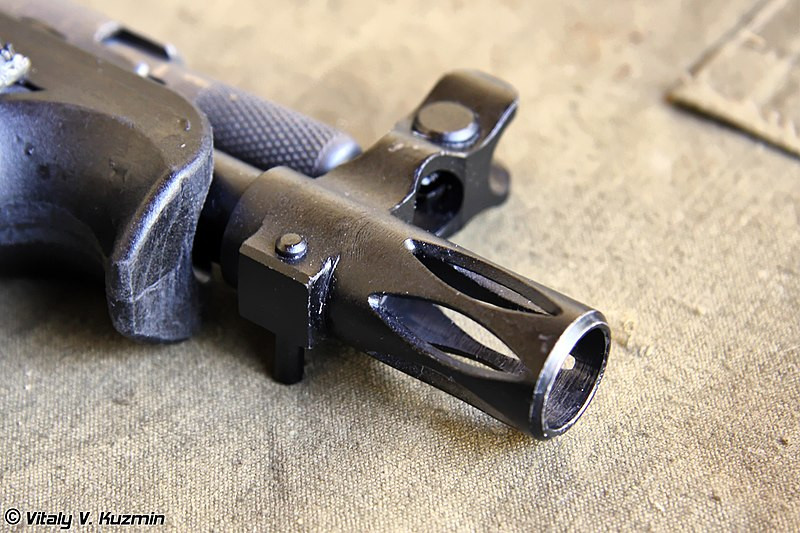 Nhìn chung, người ta đánh giá PP-2000 có uy lực của một khẩu tiểu liên, nhưng kích thước chỉ như một khẩu súng lục. Đây là điều cần thiết với các lực lượng đặc biệt cần nhỏ, gọn nhưng phải mạnh và nhanh. Ảnh: Vitaly-Kuzmin