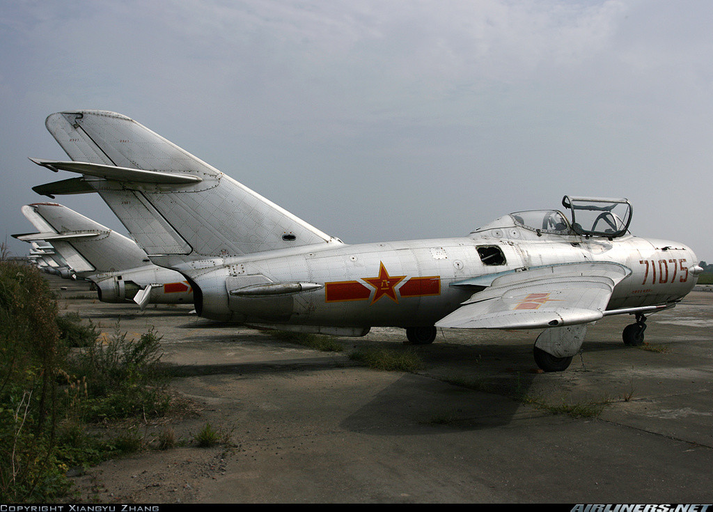 Hoạt động của máy bay JJ-5 trong KQND Việt Nam nhìn chung là không có gì nổi bật. Chúng có thể đã ngừng hoạt động cùng số máy bay J-6 vào cuối những năm 1970 hoặc giai đoạn 1980. Ảnh: JJ-5 trong Không quân Trung Quốc. Nguồn ảnh: Airliners.net