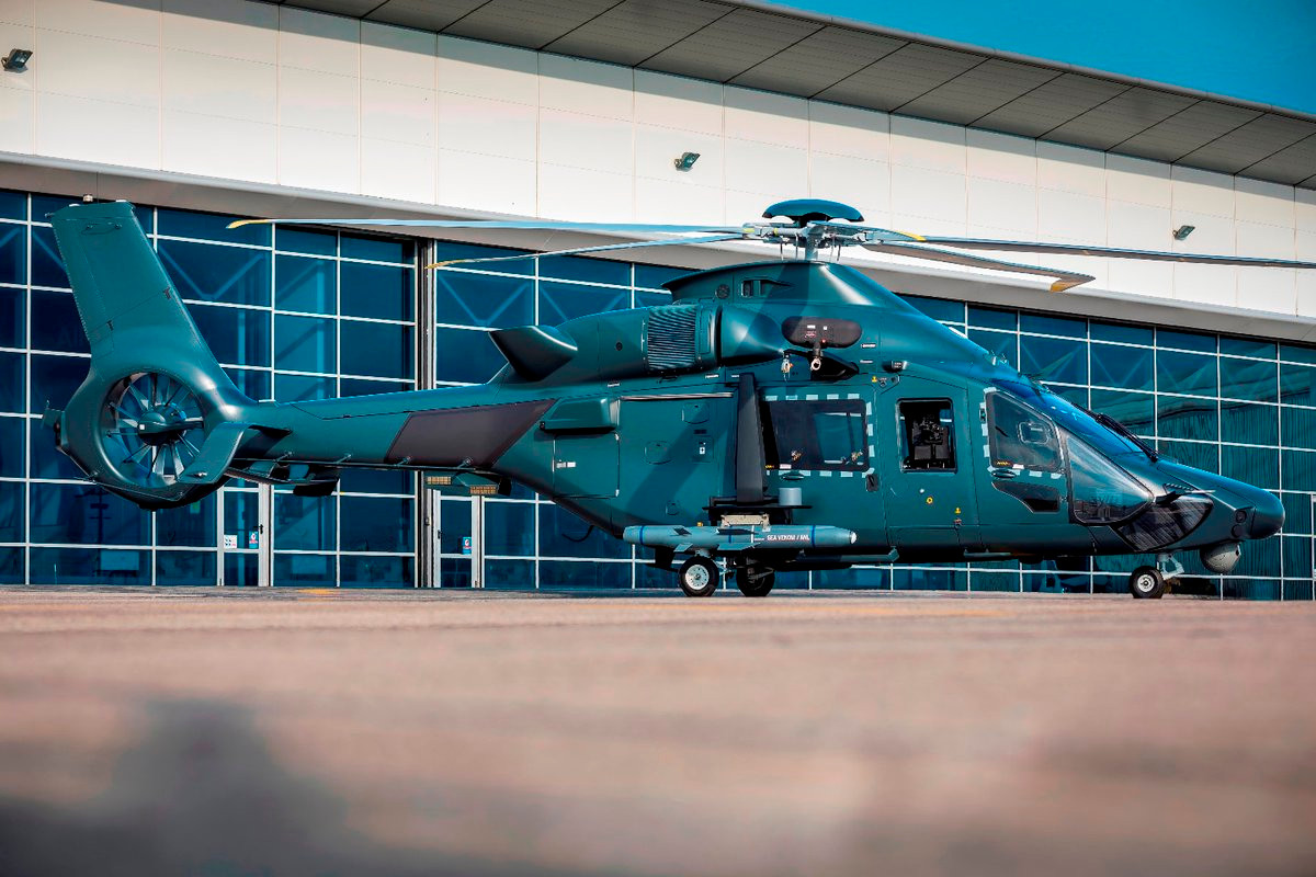 Mô hình trực thăng H160M được Airbus Helicopter giới thiệu nhân dịp chuyến thăm của Bộ trưởng Quốc phòng Pháp Florans Parly tới nhà máy của Airbus tại Marigane. Nguồn ảnh: Airbus