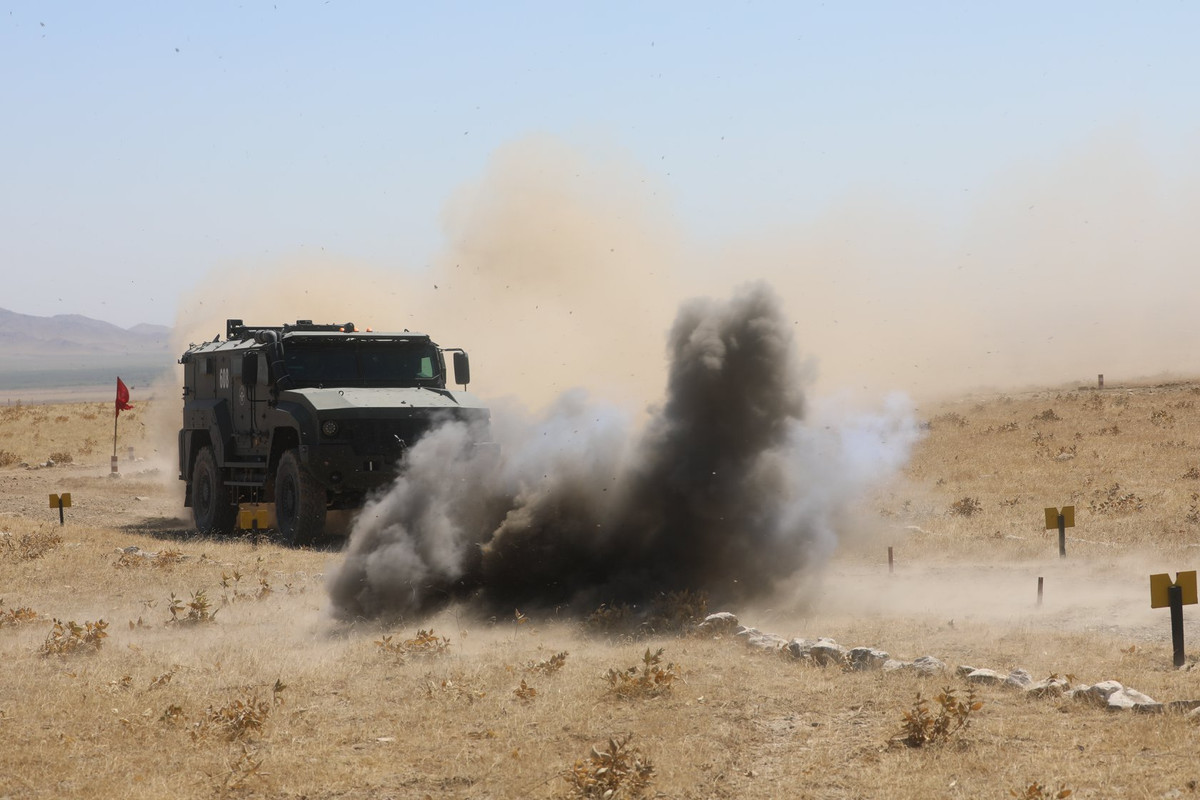 Dòng xe này được trang bị lớp giáp tương đối tốt có khả năng chống được đạn xuyên thép 14,5mm, có thể kháng chịu vụ nổ 8kg TNT dưới thân hoặc 10kg TNT dưới bánh. Ảnh: Bộ Quốc phòng Nga