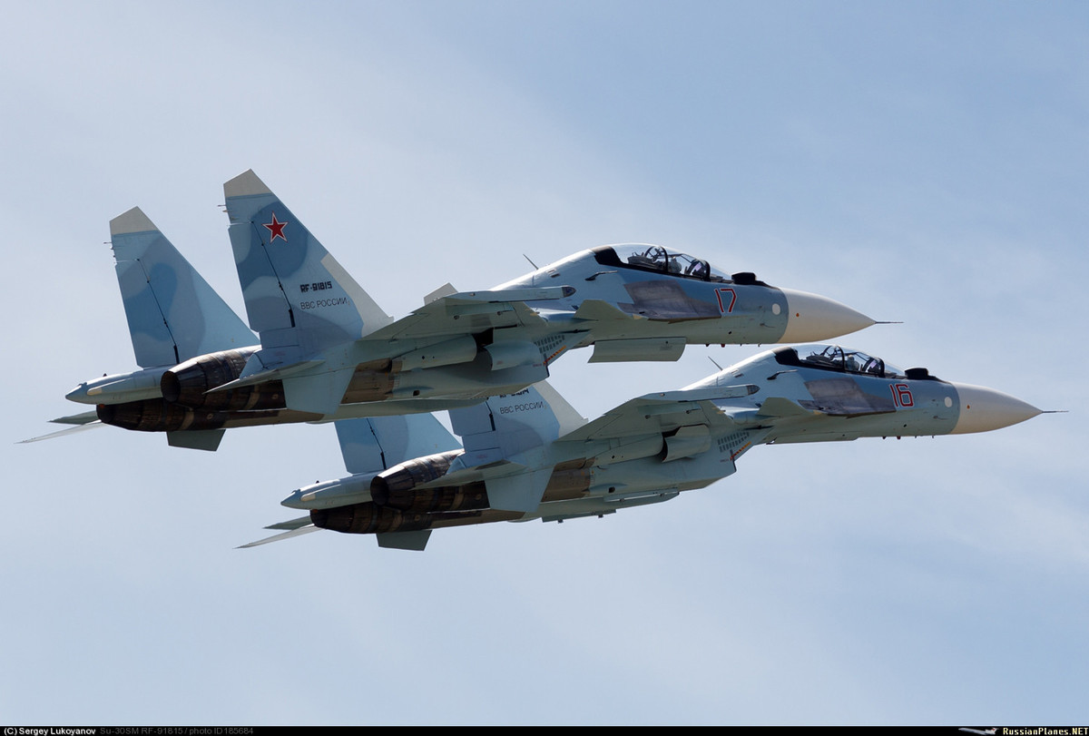 4 chiếc máy bay này tiếp tục "dặt dẹo" và "nhập kho" lần lượt năm 2011 (số 66), 2006 (số 67-68), năm 2015 là số 69. Đến năm 2016, BQP Nga bất ngờ ra quyết định "hồi sinh" toàn bộ các máy bay Su-27PU (Su-30). Nguồn ảnh: bmpd