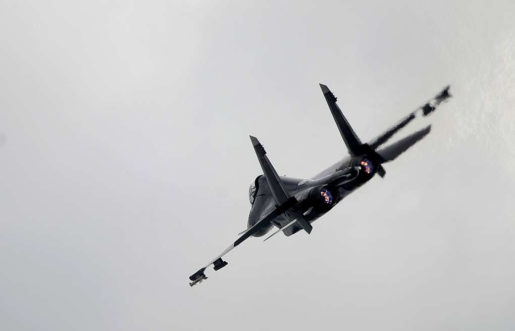 Hiện nay, việc đại tu sửa chữa lớn chiếc 68 "đỏ" cơ bản hoàn thành, dẫu vậy hầu như chúng không được hiện đại hóa mà chủ yếu là hồi phục khả năng bay và chiến đấu. Nguồn ảnh: bmpd